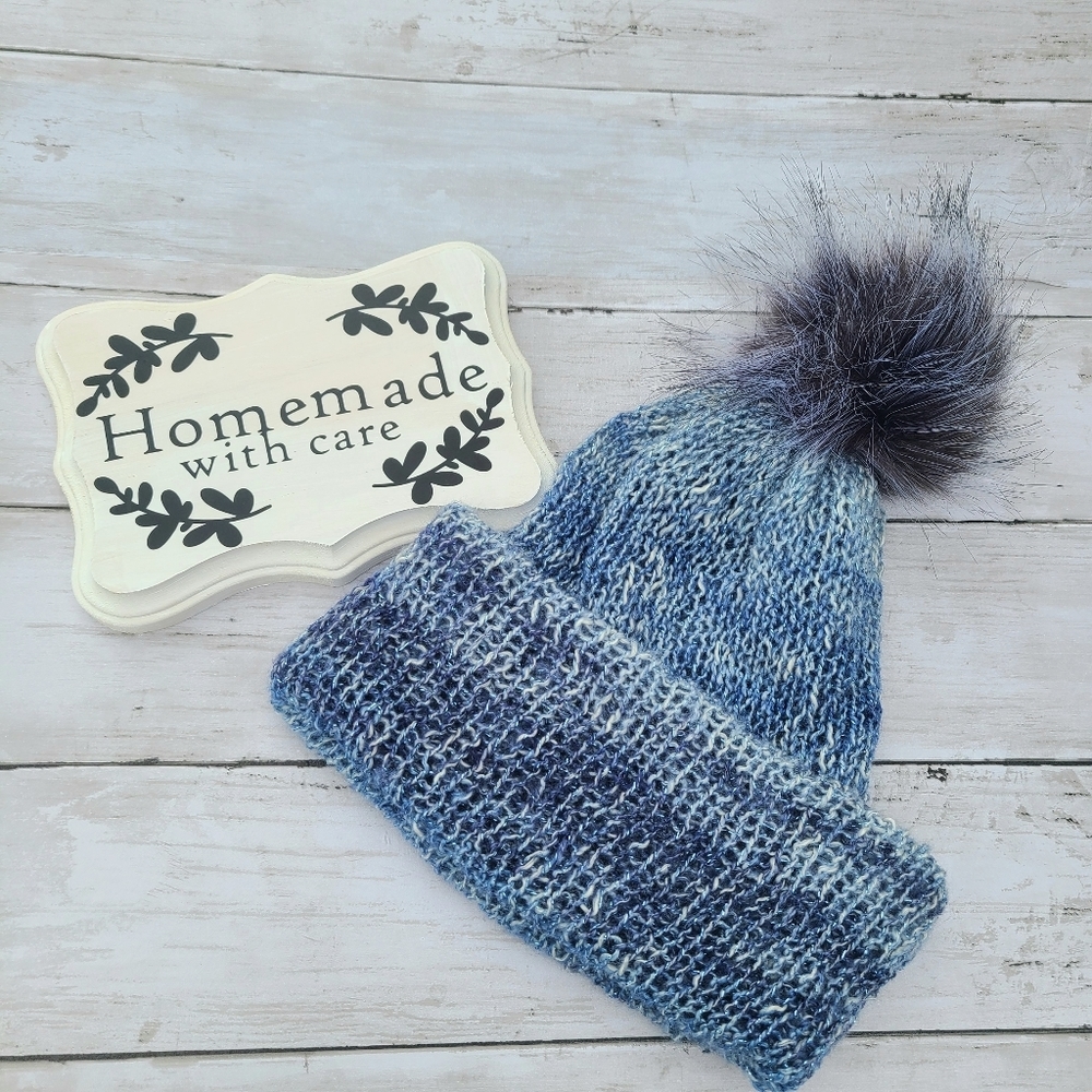 Sparkly blue breathable Winter hat